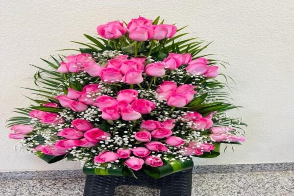 pink rose arrangement